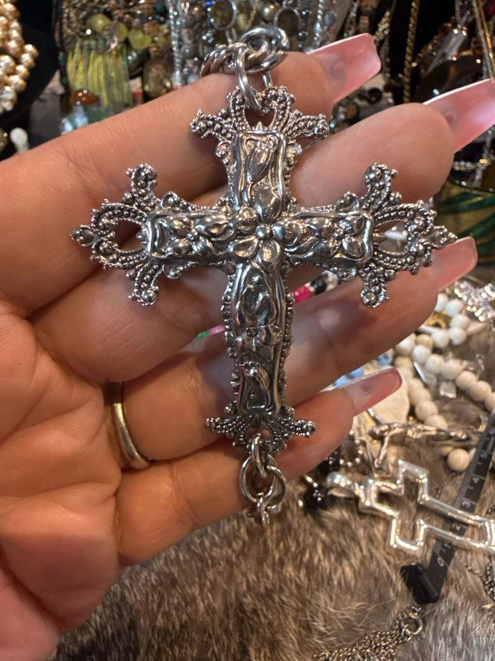 Unbranded Ornate Victorian Cross Bracelet Size 7 Silver Metal Gothic